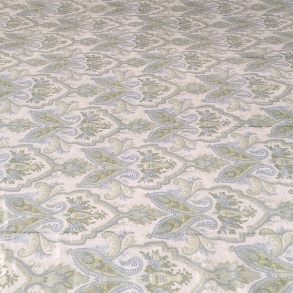 Green and White Full Comforter with 2 Pillow Cases - Picture 7 of 14